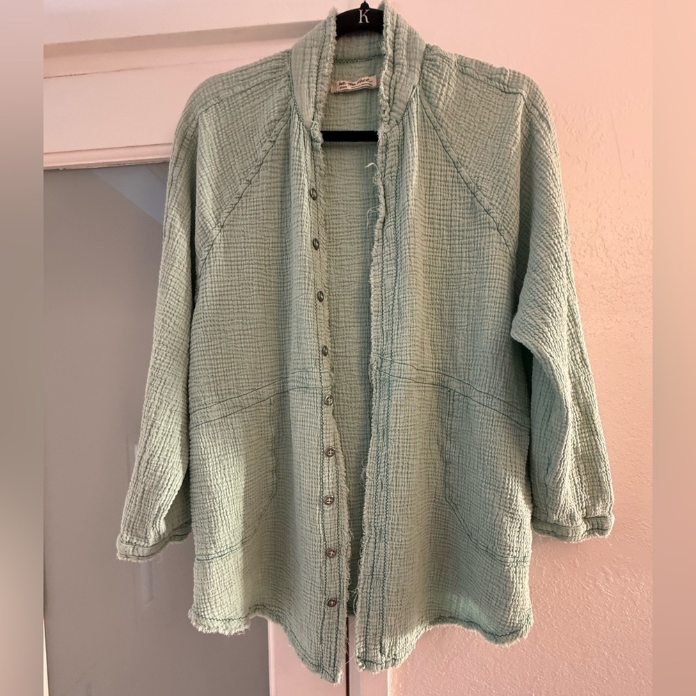 We the Free sage shirt Med